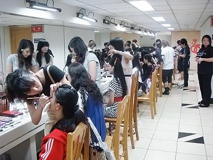 上海电视台龙飞凤舞对对碰柯模思学员负责化妆